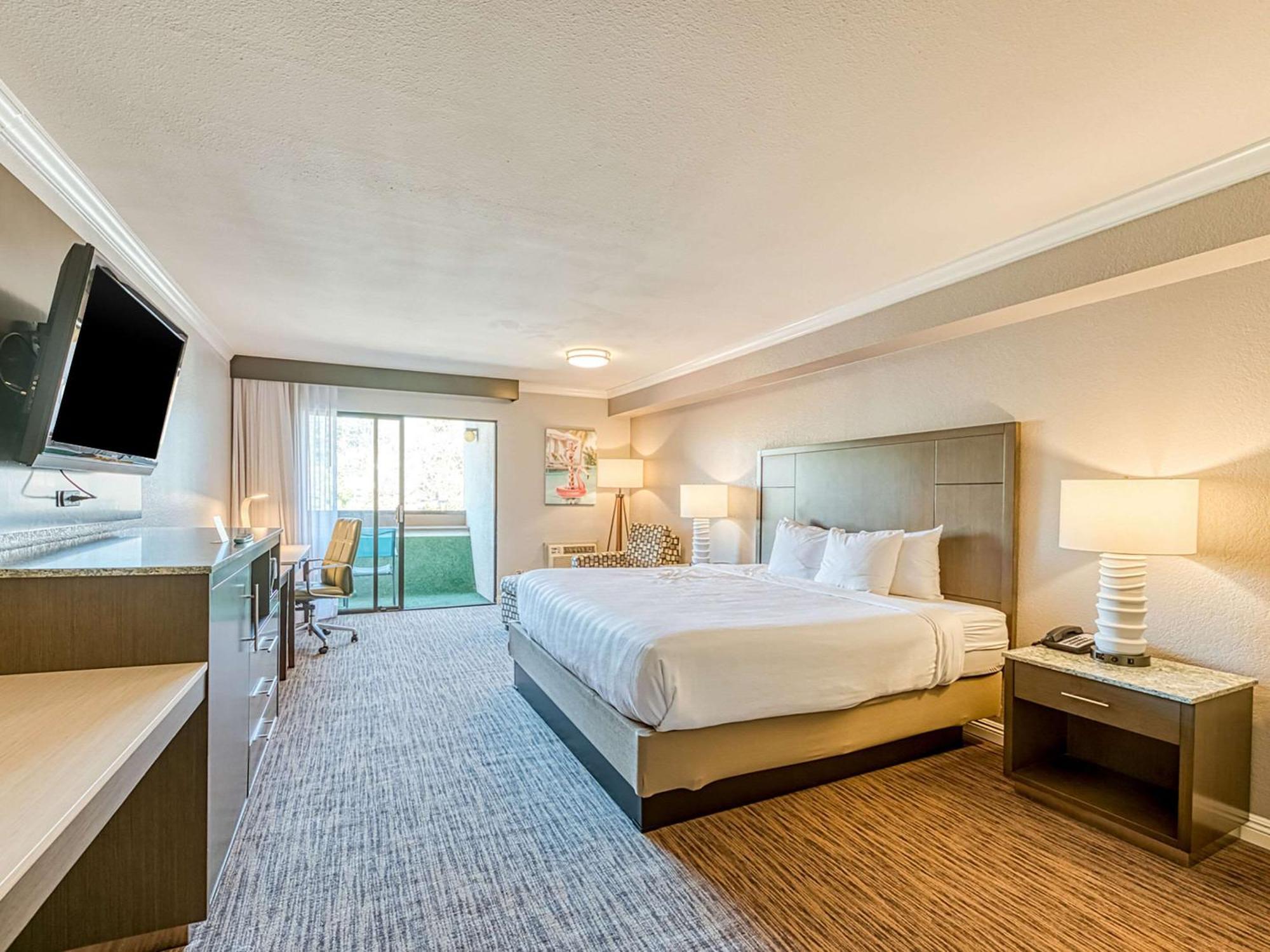 Amanzi Hotel, Ascend Collection Hotel 2*