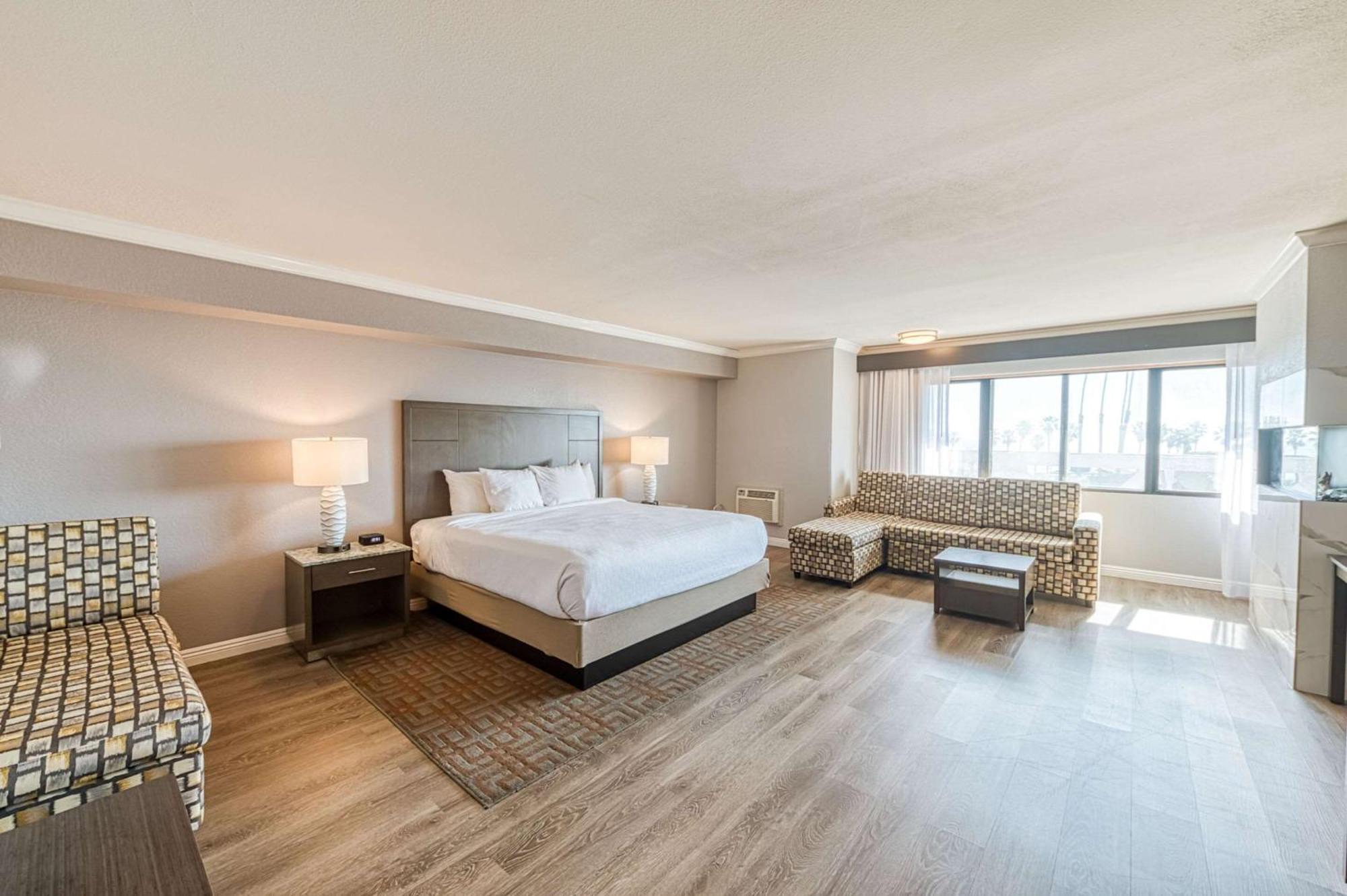 Amanzi Hotel, Ascend Collection Hotel 2*