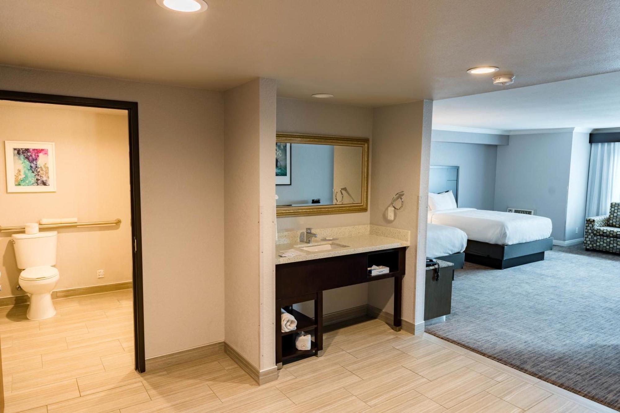Amanzi Hotel, Ascend Collection Hotel 2*